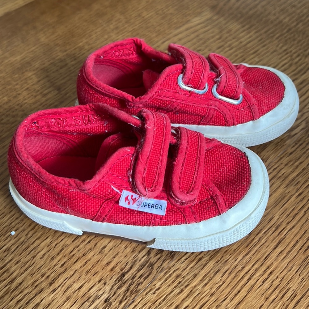 Superga sneakers size 6,5 toddler